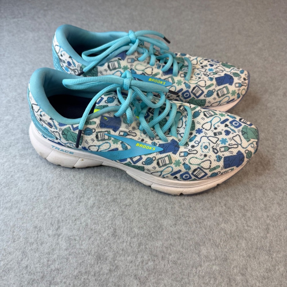 Brooks Trace Medical Print Running Shoes Womens 7.5 Nurse Stethoscope Blue Teal